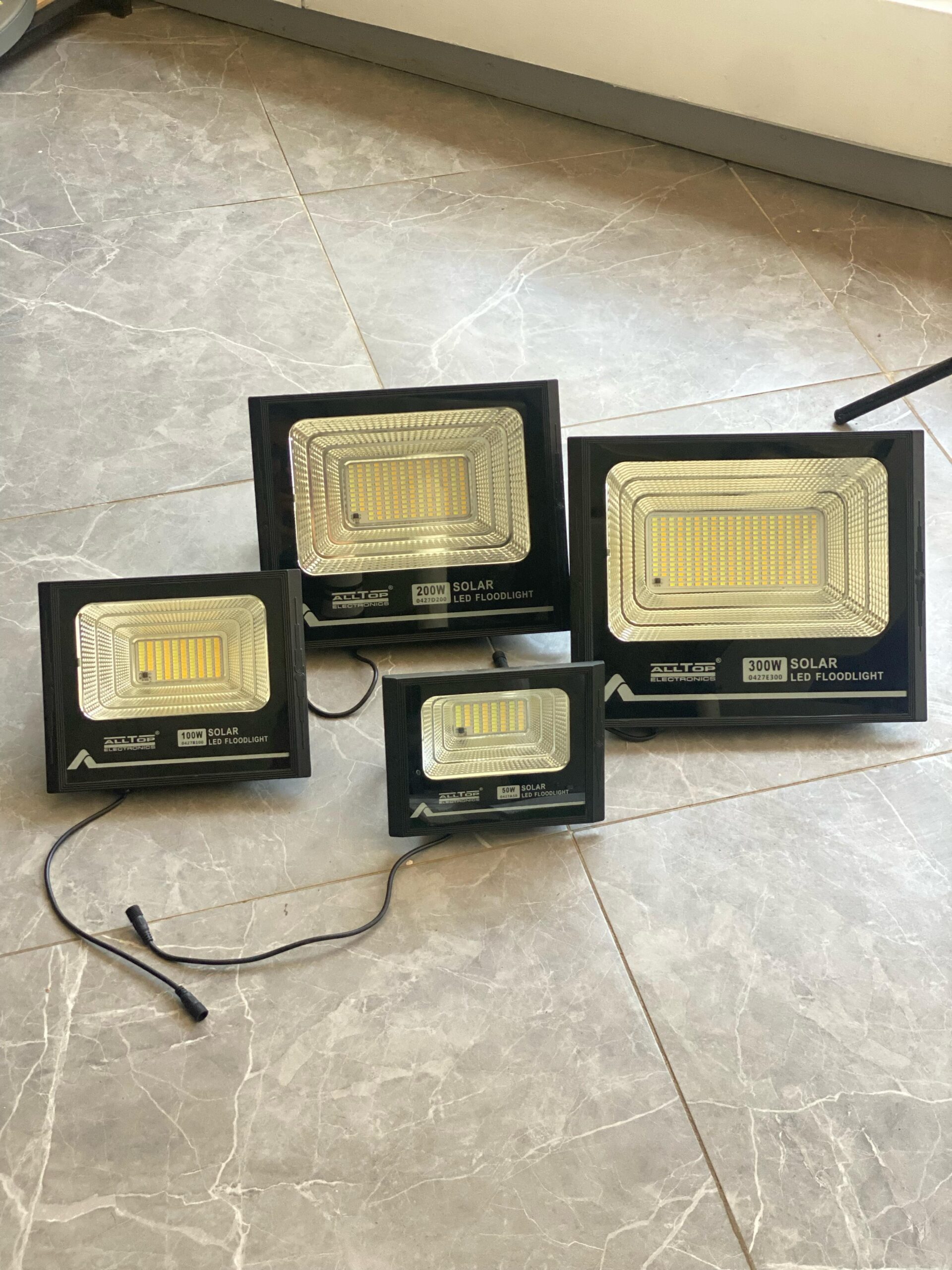 Solar LED Flood Light – 50W / 100W / 200W | Dual Color, LiFePO4 Battery, Poly Solar Panel
